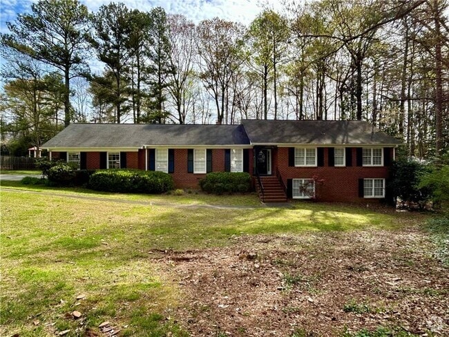 Building Photo - 1534 Collier Dr SE Rental