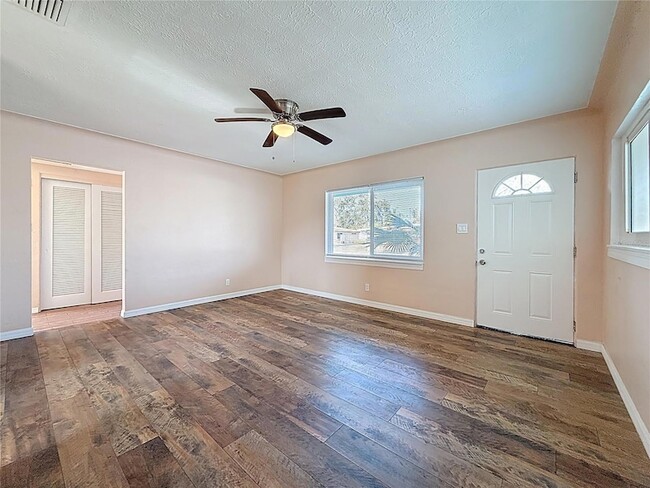 Photo - 5810 Tangerine Ave S