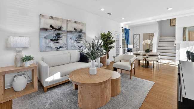 Building Photo - LEO at Carmel