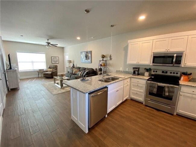 Building Photo - 7672 Har-Ber Ave Unit A