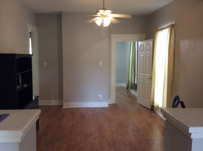 Photo - 211 Burns Ave