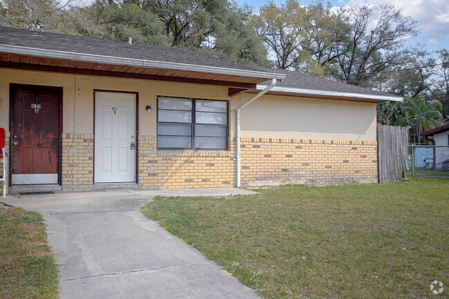 Building Photo - 2/2 in DeLand, close to 17-92, $1,400/month Rental