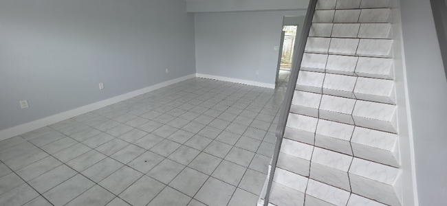 Building Photo - 470 NE 18th Ave