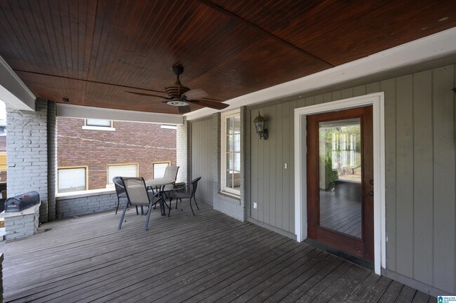 Photo - 2810 Rhodes Cir S