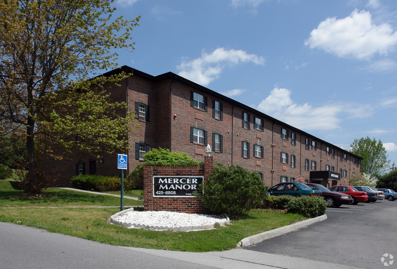 Mercer Manor Apartments - Mercer Manor Apartments