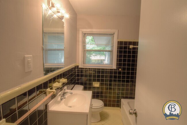 Photo - 1304 Carol Dr