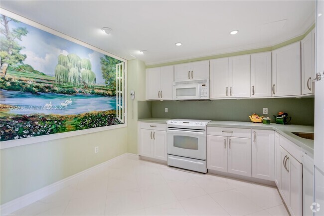 Building Photo - 9801 Collins Ave Unit 7M Rental