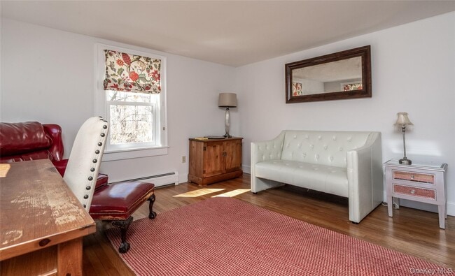 163 East St