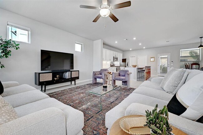 Photo - 5309a Baythorne Dr