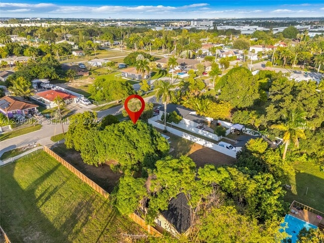 559 NW 2nd St Unit B