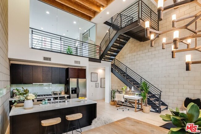 Photo - 3450 Cahuenga Blvd Unidad 101