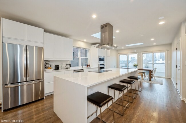 Photo - 1727 N Mohawk St Unidad 3N