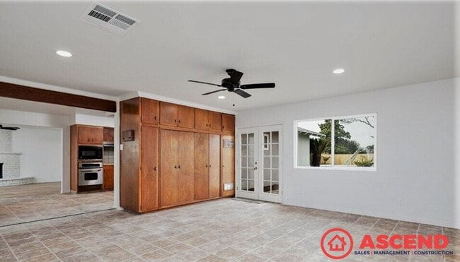 Photo - Beautiful home in North Bakersfield! *POOL*