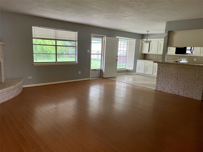 15803 Baytree Dr