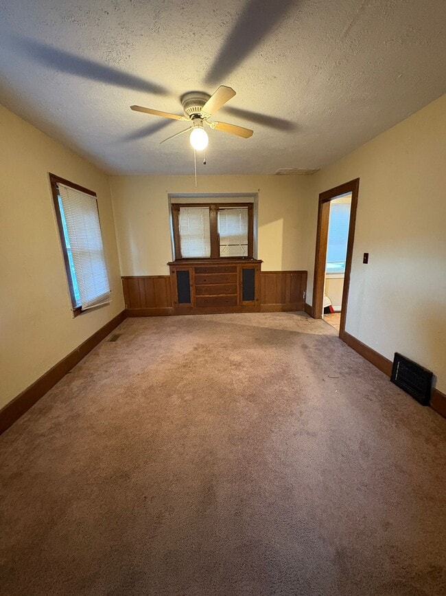 Photo - 1380 Berdan Ave