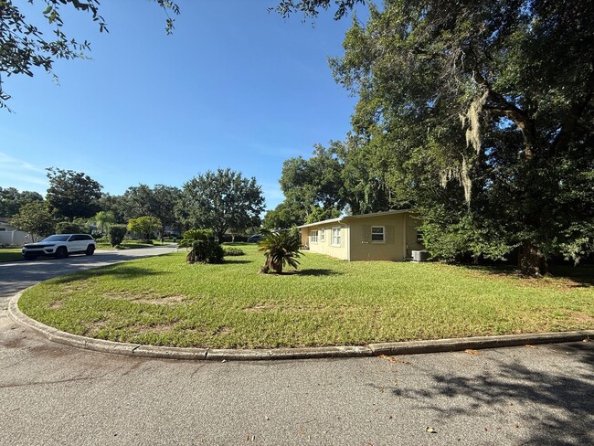 Photo - Cute 2/1.5 Quaint Bungalow with Single Garage in Winter Park right off Lee Road!