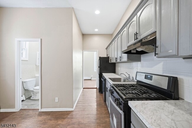 169 Mt Prospect Ave