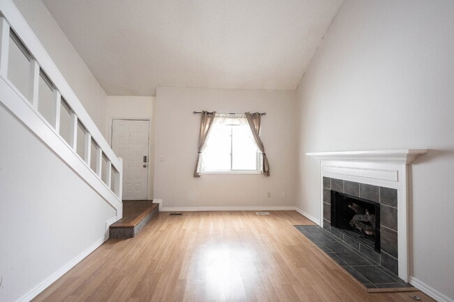 Photo - "Charming 2-Bedroom Townhouse Retreat with 2 Full Baths in Fishers – Spacious 1,522 Sq Ft Living!"