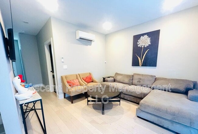 Photo - 3155 St Elmo Ave