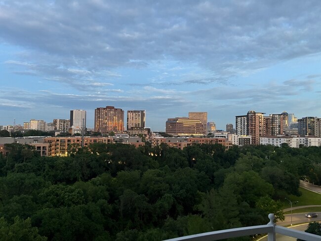 View from balcony facing southeaset - 3225 Turtle Creek Blvd Unit 1003