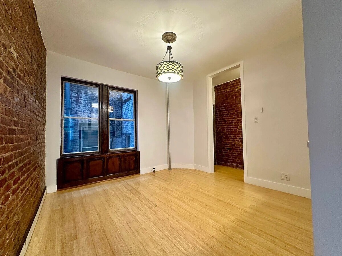 Photo - 5011 N Broad St Unit 2