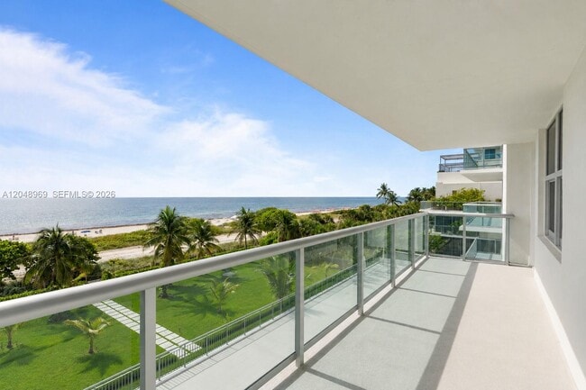 Building Photo - 9511 Collins Ave Unit 403