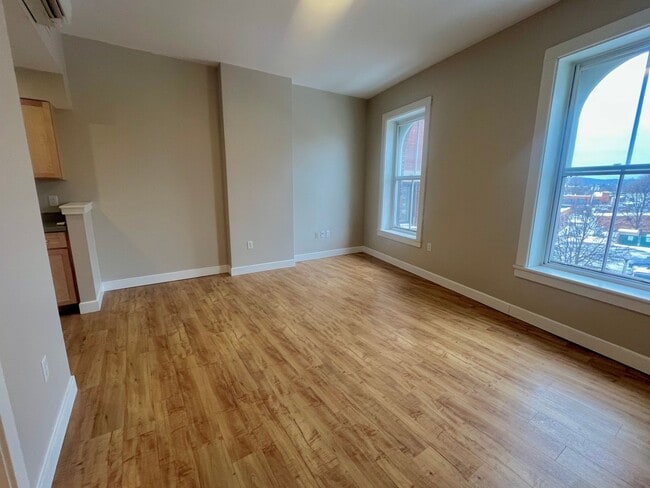 Photo - Putnam Winslow– $1,350 – 1 Bathroom Studio, 300 SQ.FT. – UTILITIES INCLUDED, Available 7/15/26 Unit 309