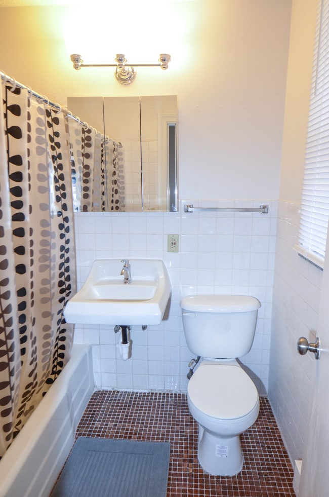 Photo - The Parkway Apartments Partners, LLC