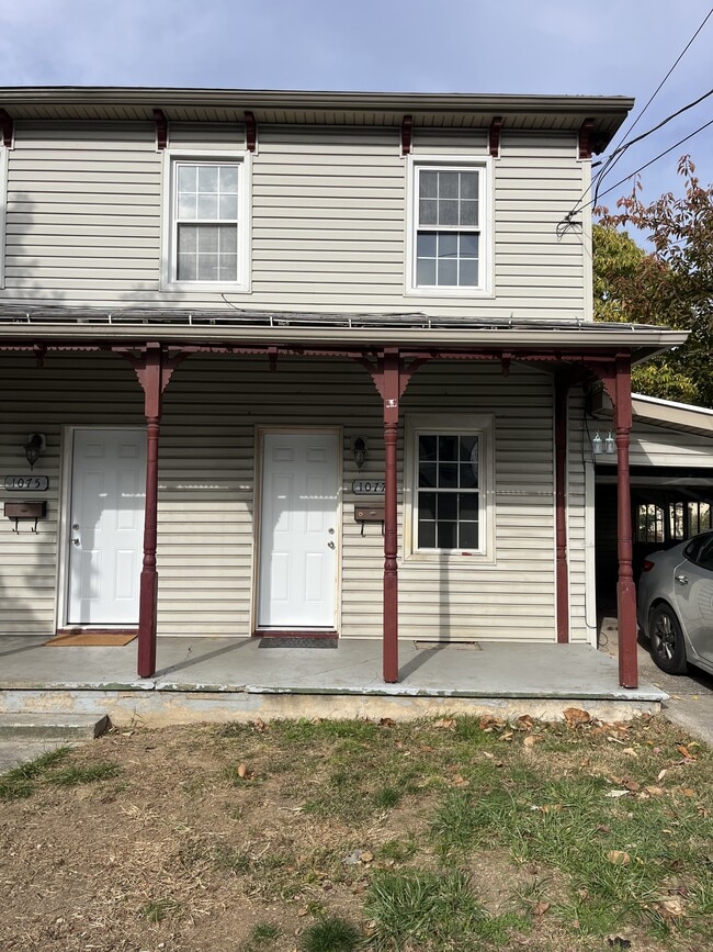 Photo - 1077 Main St