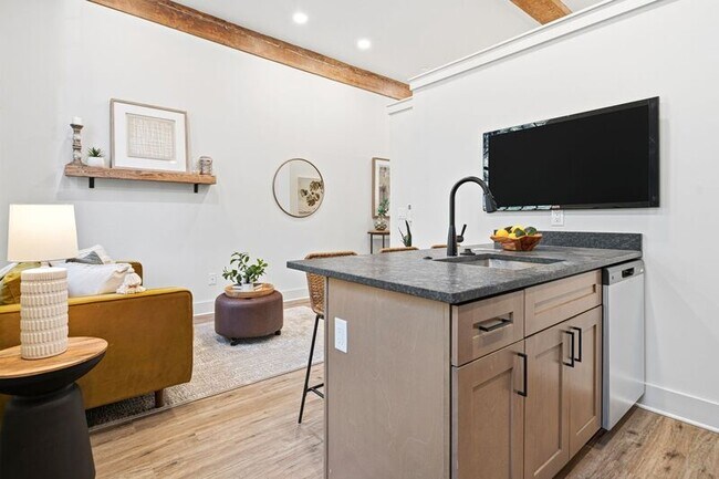 Photo - 201 Leverington Ave