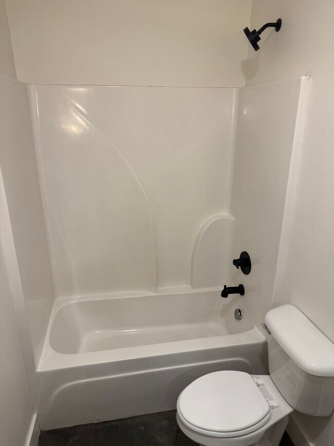 1932 Cambridge Vlg Dr Unit 1932
