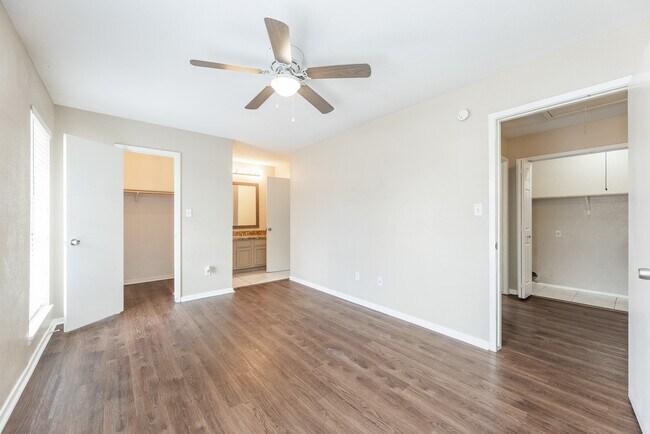 Photo - 1926 Avenue B