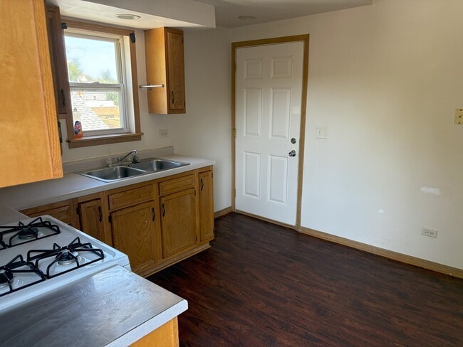 Photo - 27 N Hickory St Unit 2B