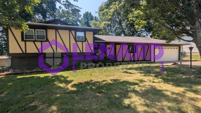 Building Photo - 1004 E Auburn Pl