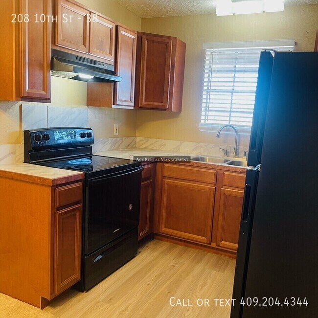 Photo - 208 S 10th St Unidad 38