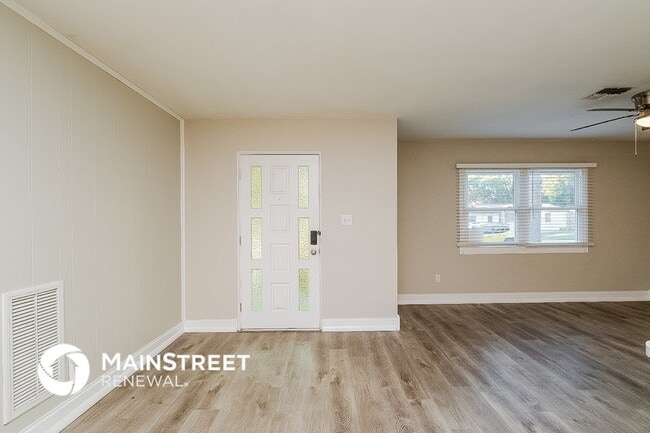 Photo - 2447 Whitman St