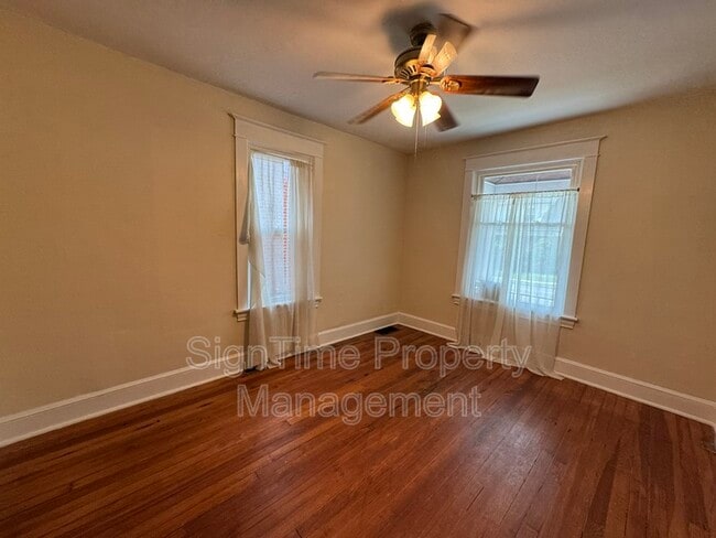 Photo - 864 Mulberry Ave