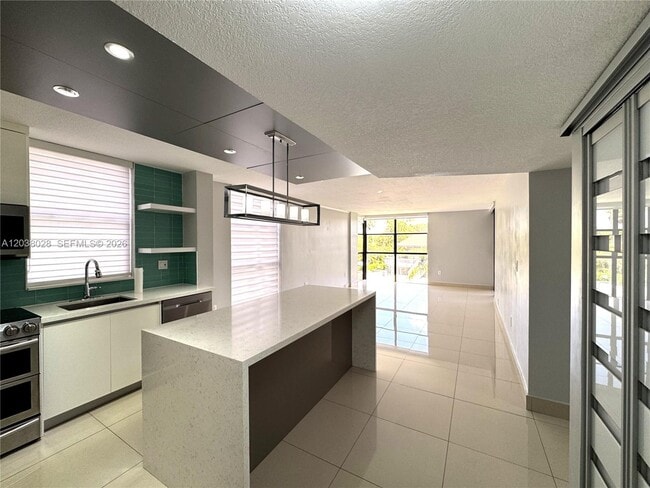 Building Photo - 18000 NW 68th Ave Unit 314-A