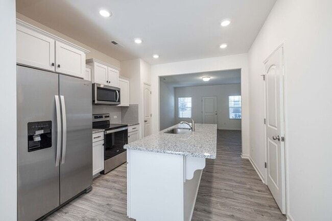 Photo - Beautiful Modern 2-Bedroom Townhome AVAILABLE NOW