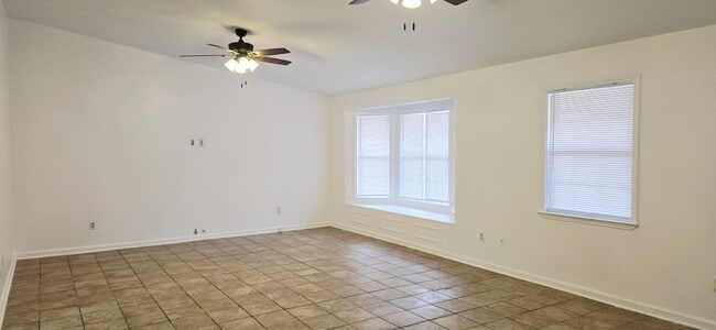 Photo - 1087 Desert Shield St