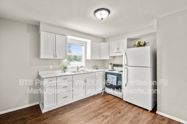 Photo - 305 N Pleasant View St