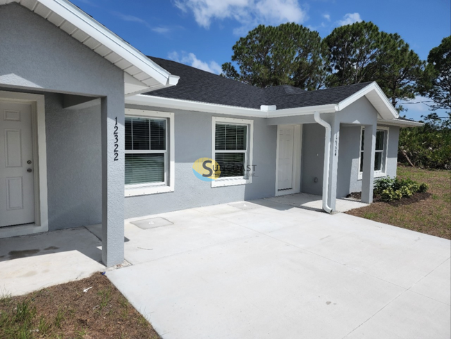 2BR/2BA Duplex for Rent in Port Charlotte! - 2BR/2BA Duplex for Rent in Port Charlotte! Apartamento