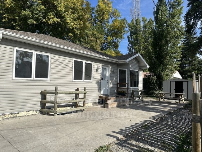 Building Photo - 626 1/2 7th Ave W - 1
