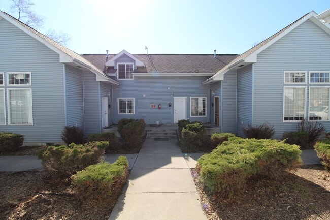 Building Photo - 2217 N Hamilton St Unit #B Rental