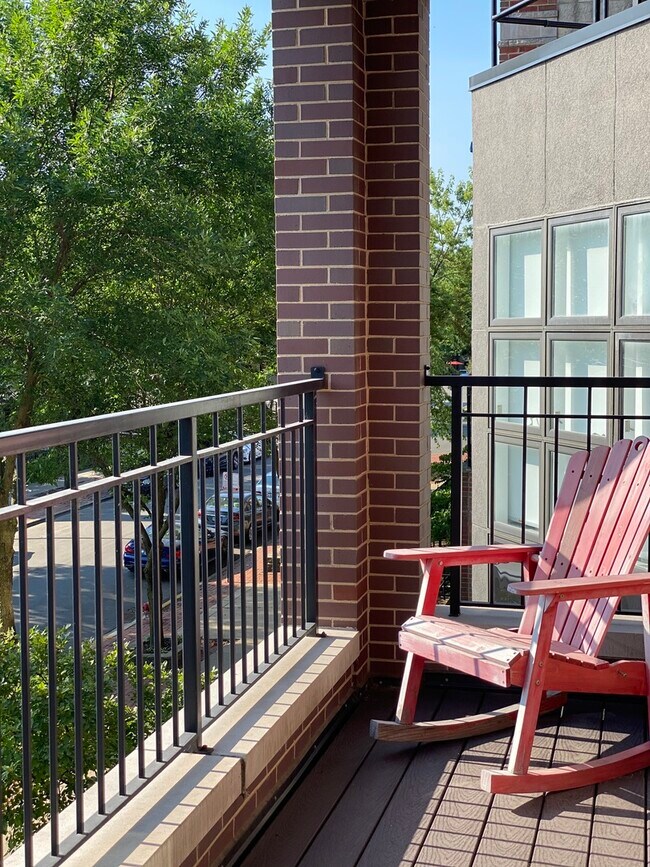 Photo - 2038 N Burling St Unit 2