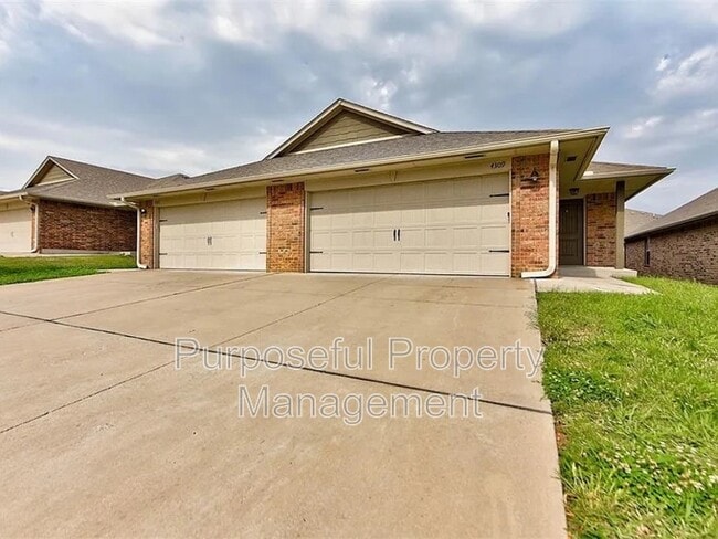 Photo - 4309 Edinburg Way Rental