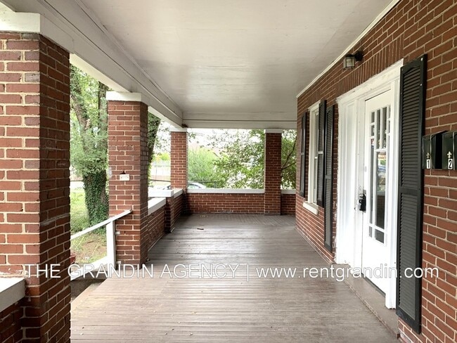 Photo - 1306 Patterson Ave SW