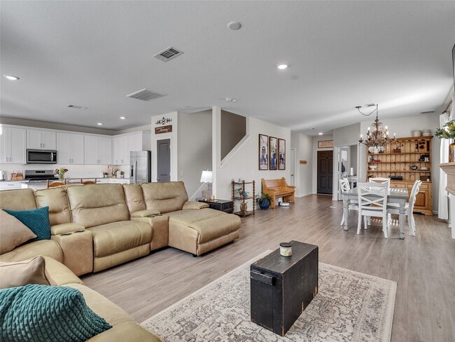 Photo - 25623 Balsamroot Dr