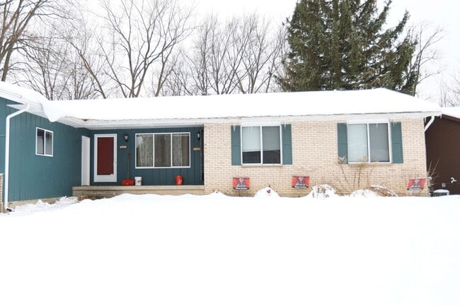 Building Photo - 4833 Stauffer Ave SE