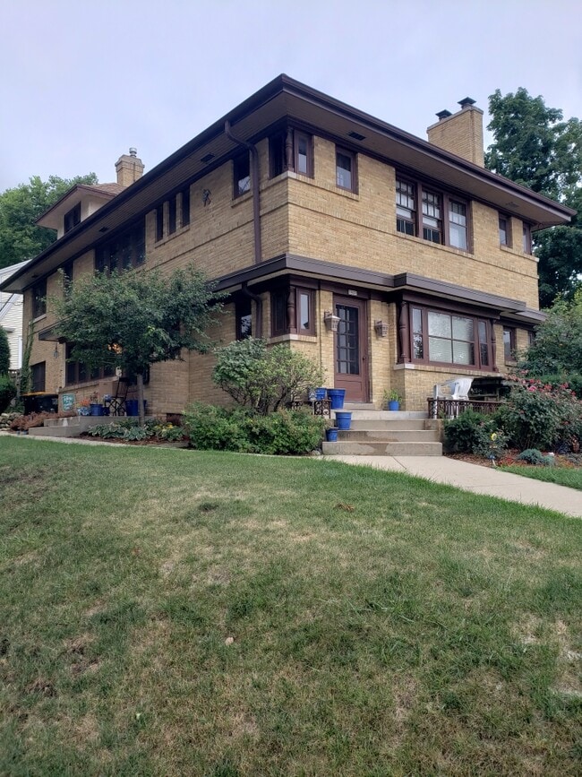 Building Photo - 7909 Harwood Ave Unit #3